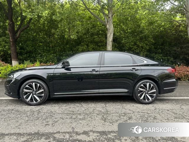 Volkswagen Passat 2022 Черный из Китая