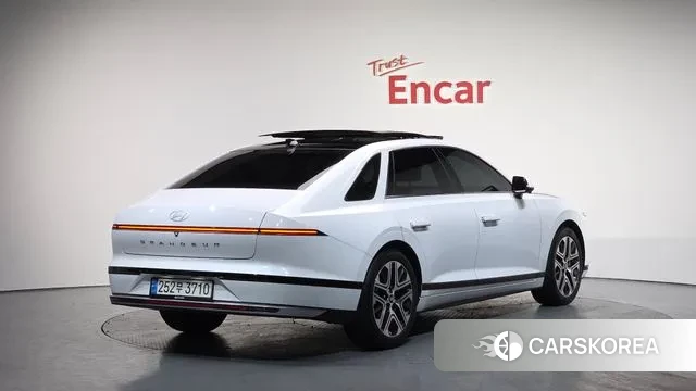 Hyundai Grandeur (GN7) 2023 Белый из Кореи