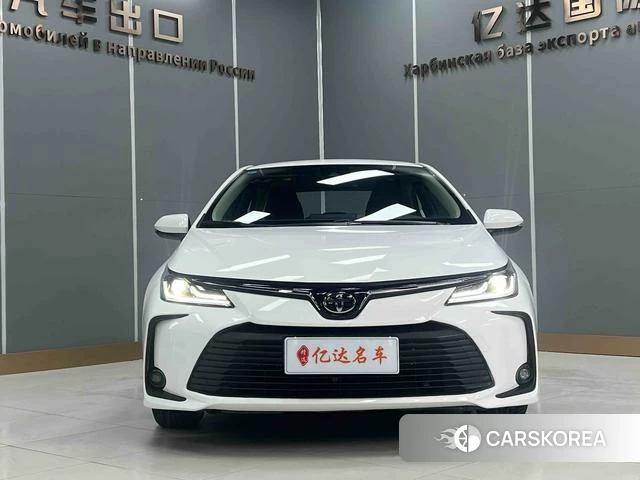 Toyota Corolla 2023 Белый из Китая