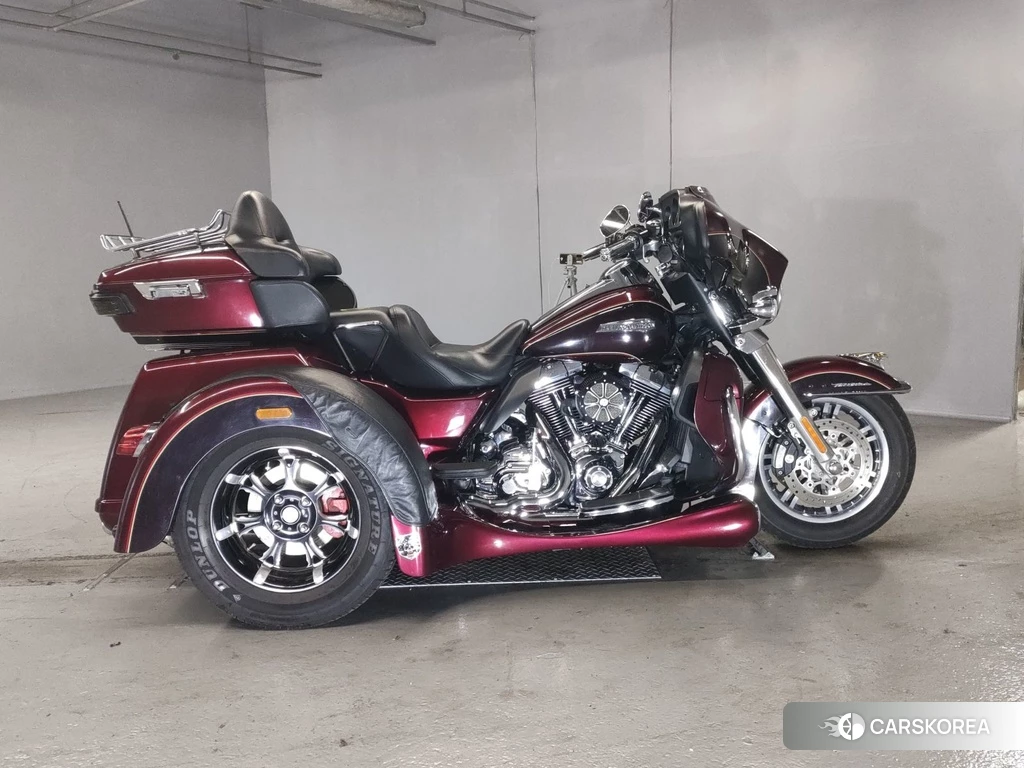 Проданный Harley-Davidson Electra Glide FLHTCUTG1690 2015 из Японии