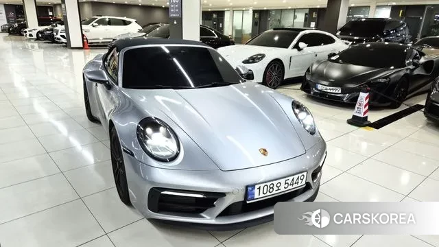 Porsche 911(992) 2023 Серебряный из Кореи