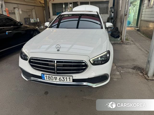 Mercedes-Benz E-Class W213 2022 Белый из Кореи