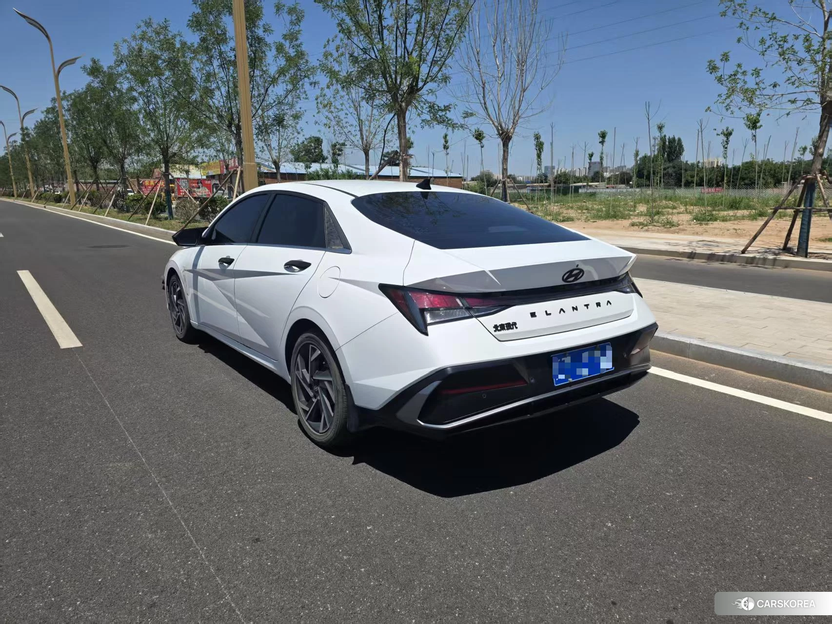 Hyundai Elantra 2023 Белый из Китая