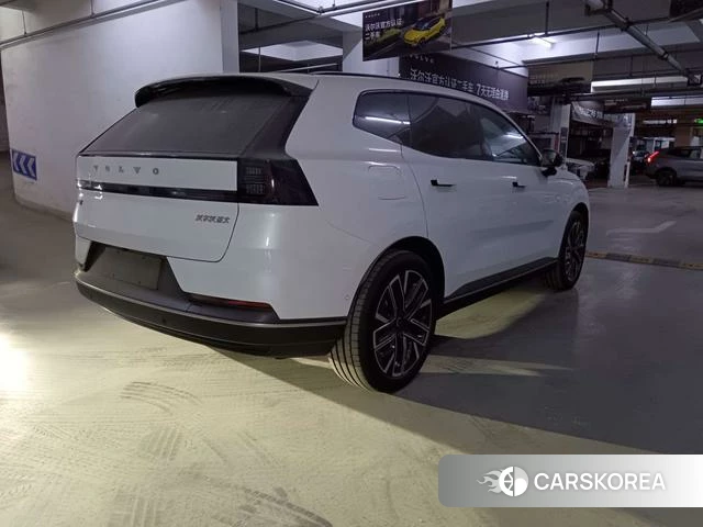 Volvo XC70 2026 Белый из Китая