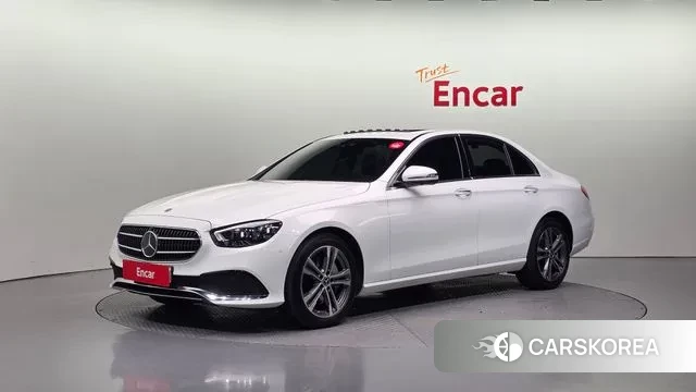 Mercedes-Benz E-Class W213 2021 Белый из Кореи