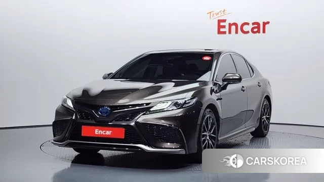 Toyota Camry (XV70) 2024 Песочный из Кореи