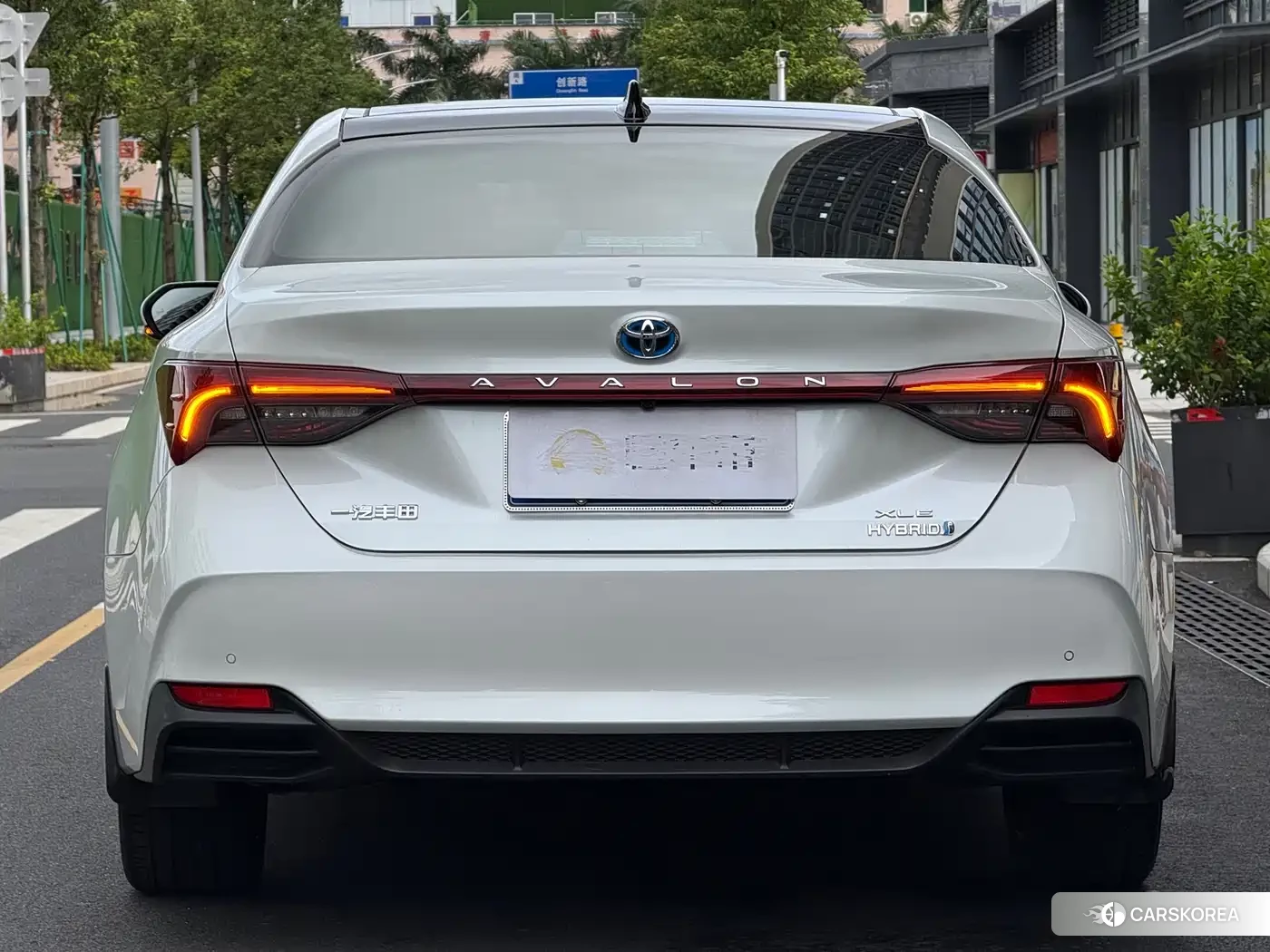Toyota Avalon 2023 Белый из Китая