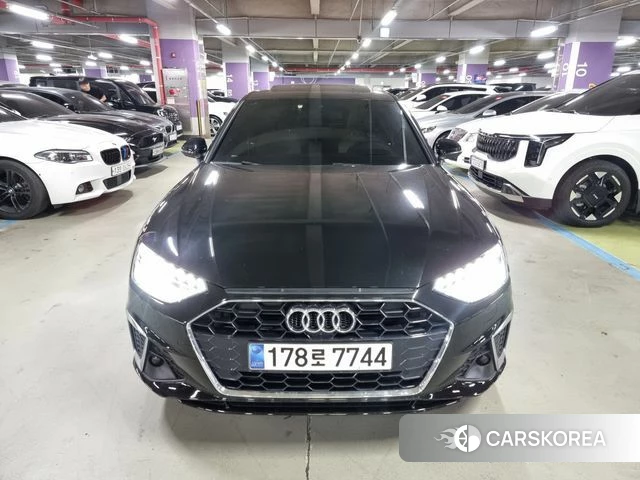 Audi A4 (B9) 2023 Черный из Кореи