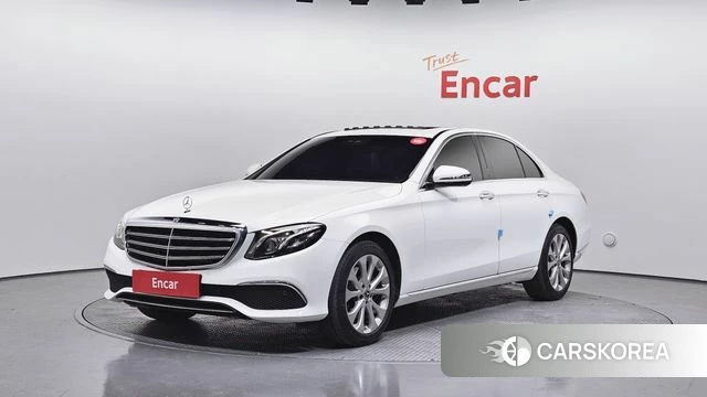 Mercedes-Benz E-Class W213 2019 Белый из Кореи