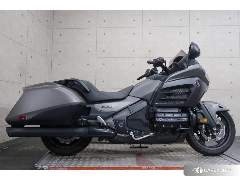 Проданный Honda GL1800 F6B 2015 из Японии, фото 2