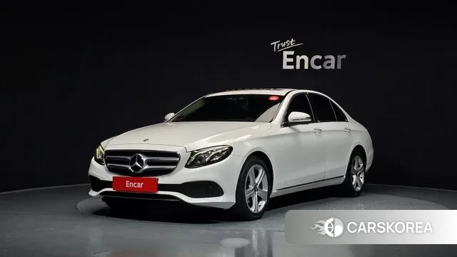 Mercedes-Benz E-Class W213 2018 Белый из Кореи