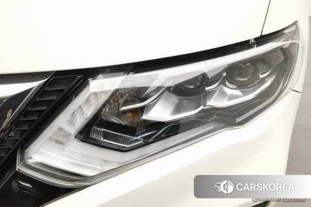Nissan Qijun 2024 Белый из Китая
