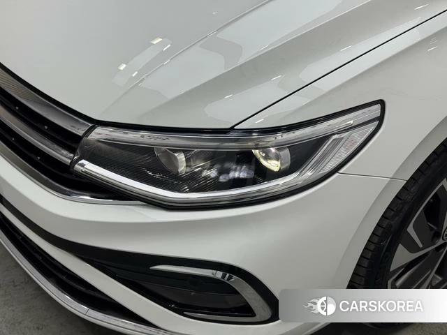 Volkswagen Bora 2023 Белый из Китая