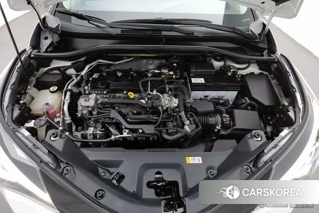 Toyota C-HR 2023 Белый из Китая