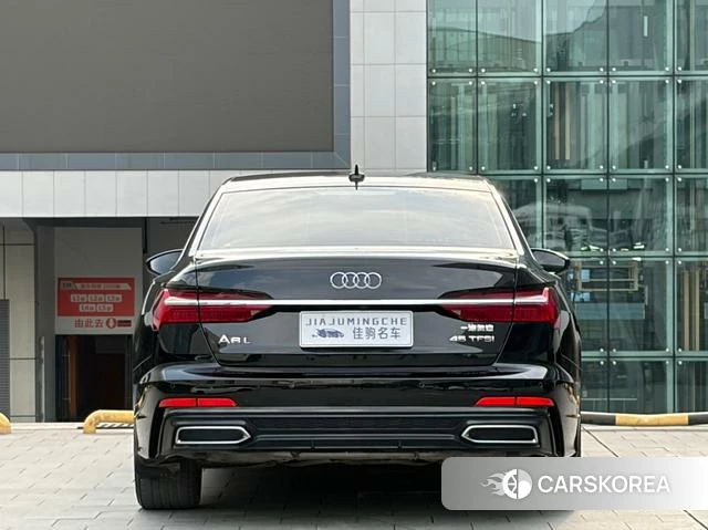 Audi A6L 2021 Черный из Китая
