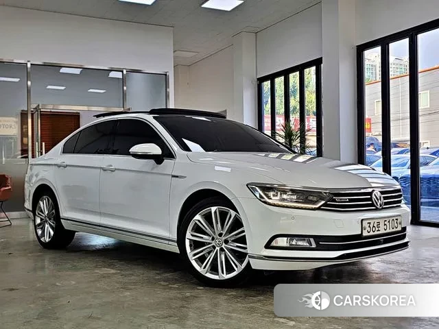 Volkswagen Passat GT (B8) 2018 Белый из Кореи