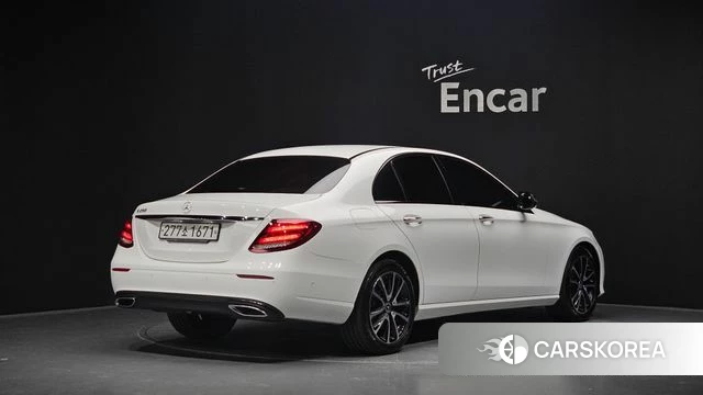 Mercedes-Benz E-Class W213 2020 Белый из Кореи