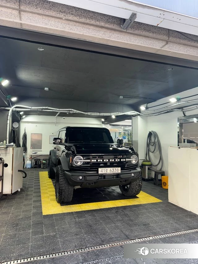 Ford Bronco 6th Generation 2023 Черный из Кореи