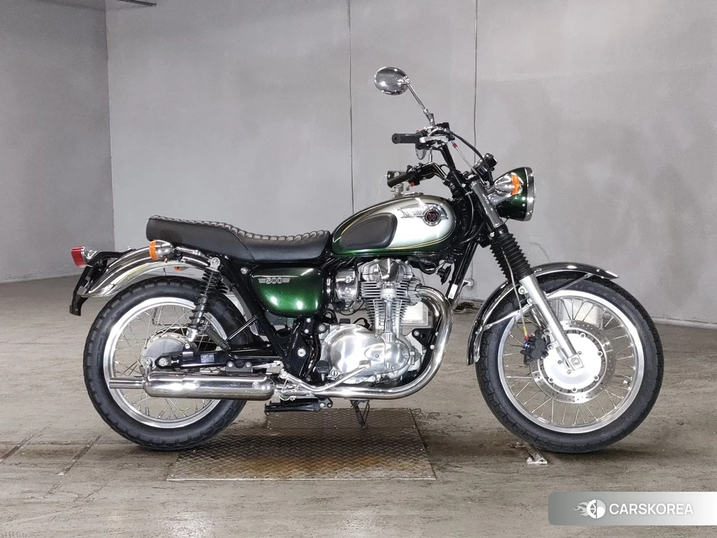 Проданный Kawasaki W800 2011 из Японии