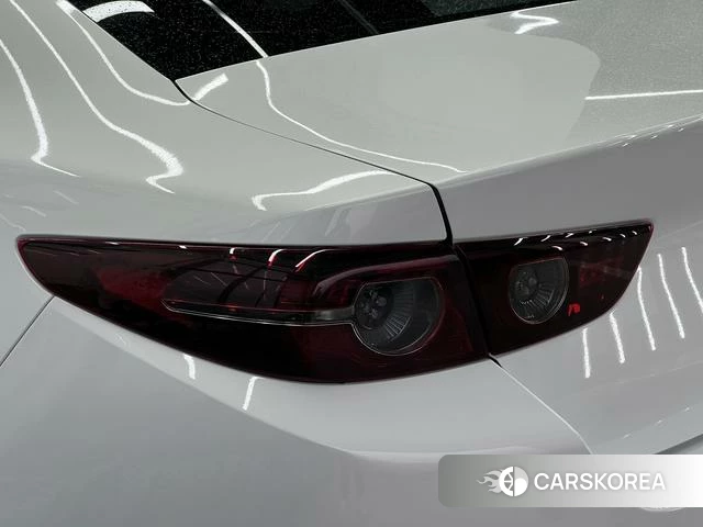 Mazda 3 Angkesaila 2023 Белый из Китая