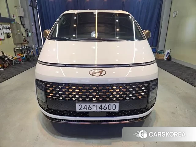 Hyundai Staria 2025 Белый из Кореи