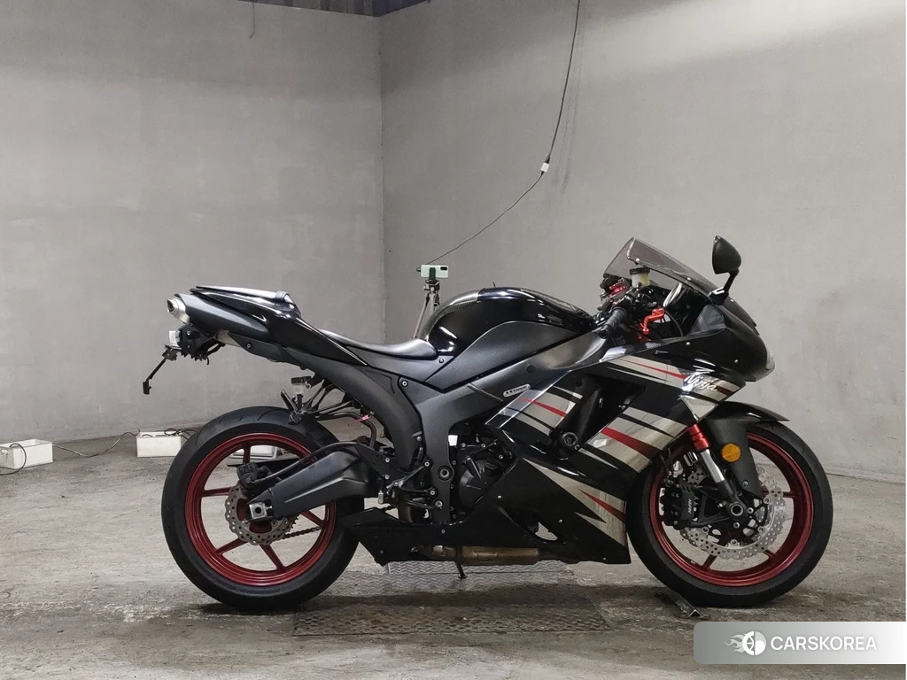 Проданный Kawasaki ZX-6R NINJA 2012 из Японии, фото 2