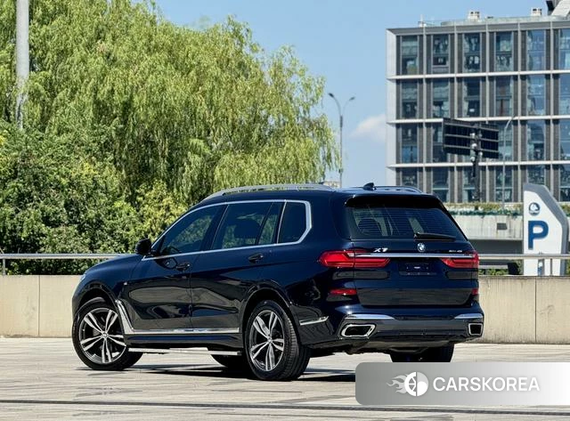 BMW X7 2021 Черный из Китая