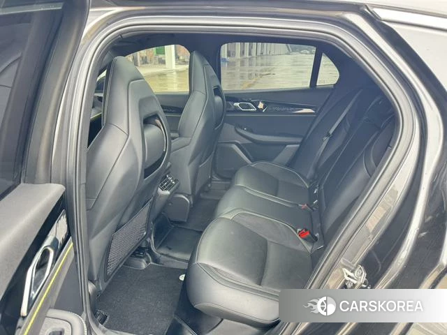 Lynk 03 2023 Темно-серый из Китая