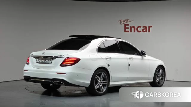 Mercedes-Benz E-Class W213 2020 Белый из Кореи
