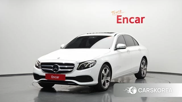 Mercedes-Benz E-Class W213 2019 Белый из Кореи