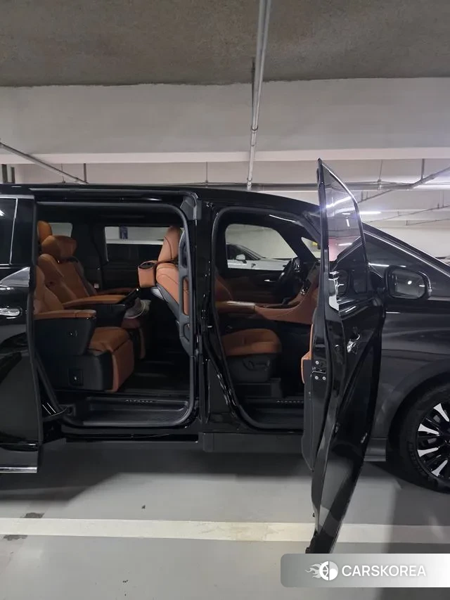 Toyota Alphard 4th Generation 2024 Черный из Кореи