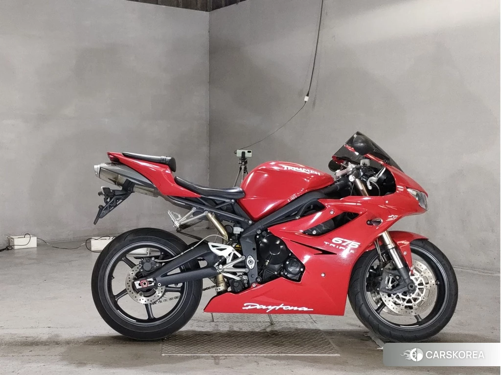 Проданный Triumph DAYTONA 675 2011 из Японии