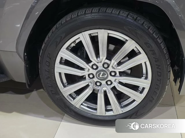 Lexus LX 2024 Темно-серый из Китая