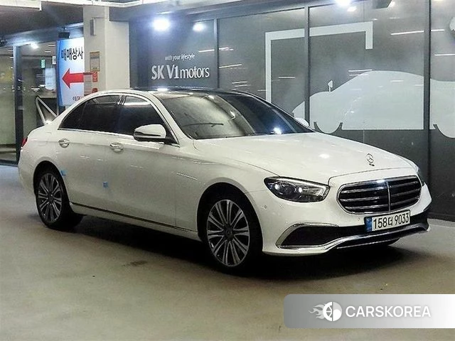 Mercedes-Benz E-Class W213 2021 Белый из Кореи