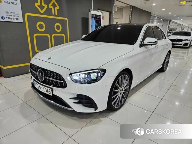 Mercedes-Benz E-Class W213 2022 Белый из Кореи