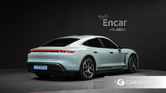 Porsche Taycan 2024 Цвет галактики из Кореи