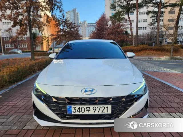Hyundai Avante Hybrid (CN7) 2021 Белый из Кореи