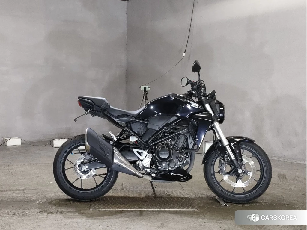 Проданный Honda CB250R 2018 из Японии