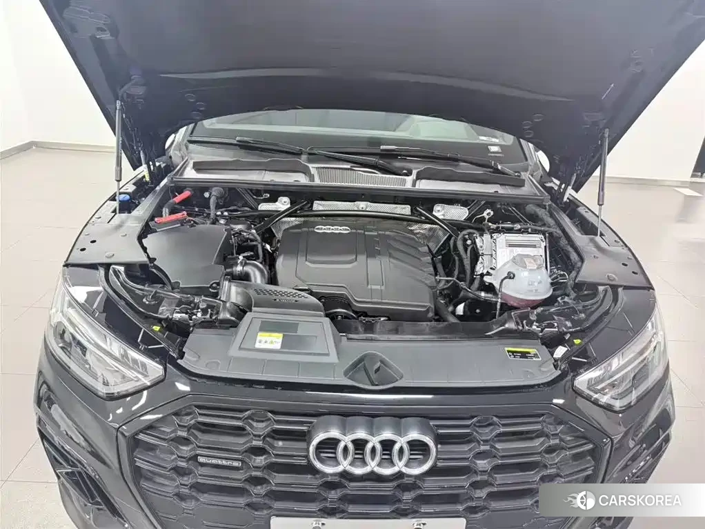 Audi Q5L 2024 Черный из Китая