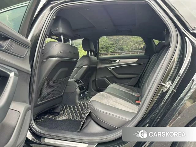 Audi A6L 2021 Черный из Китая