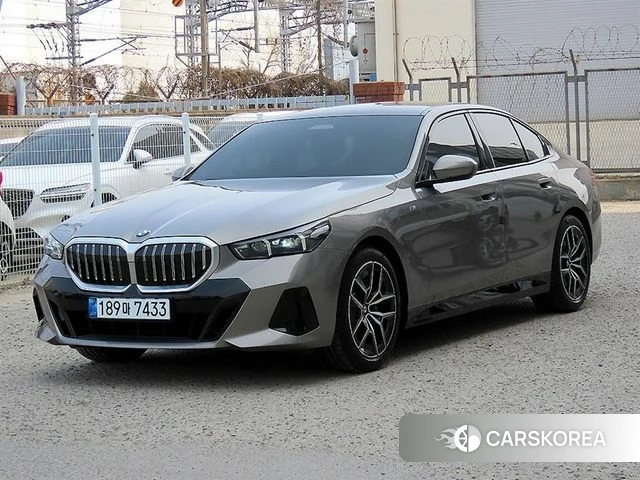BMW 5 Series (G60) 2025 Серый из Кореи