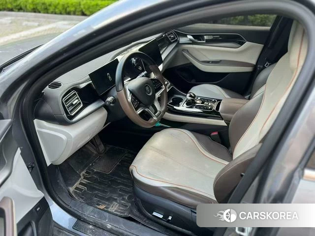 BYD Qin PLUS EV 2023 Серебристо-серый из Китая