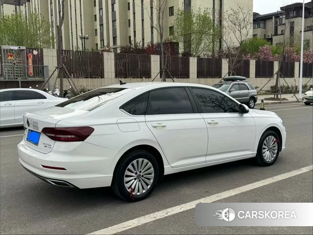 Volkswagen Lavida 2021 Белый из Китая