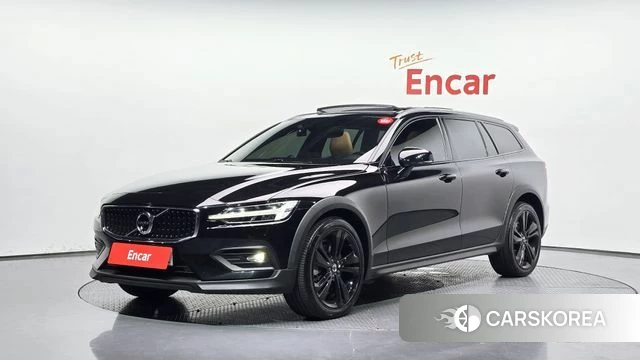 Volvo V60 Cross-Country 2nd Generation 2020 Черный из Кореи