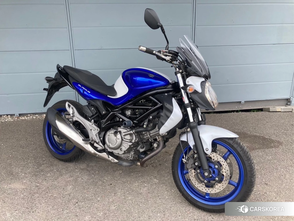 Проданный Suzuki GLADIUS 400 ABS 2014 из Японии