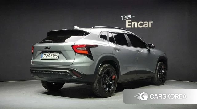 Chevrolet (GM Daewoo) Trax Crossover 2026 Серебристо-серый из Кореи