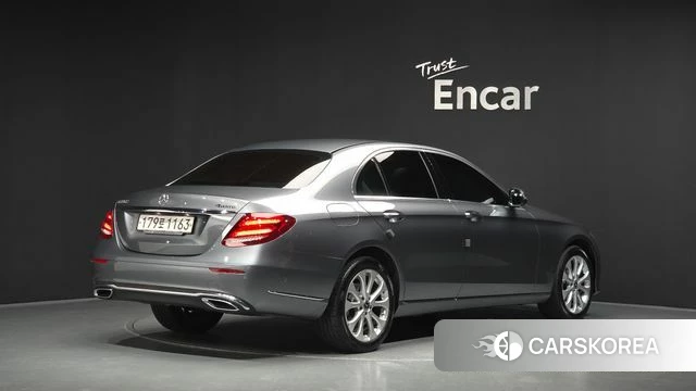 Mercedes-Benz E-Class W213 2020 Серый из Кореи