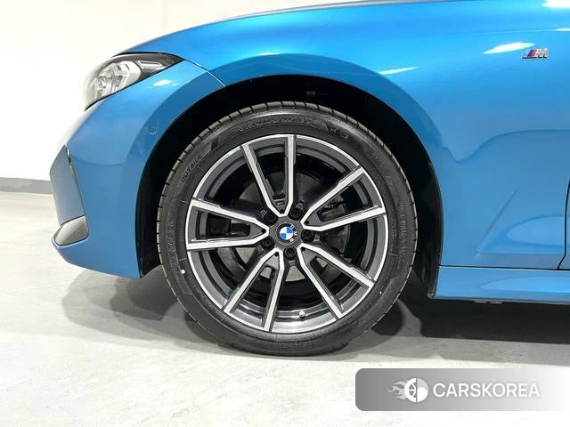 BMW 3 series id 3890169 из Китая