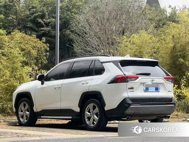 Toyota RAV4 Rongfang 2021 Белый из Китая