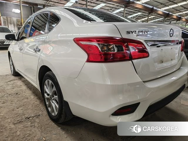 Nissan Xuan Yi 2021 Белый из Китая